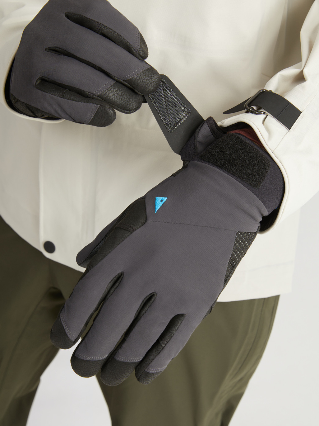 Image 5 for product Galar Gloves Unisex