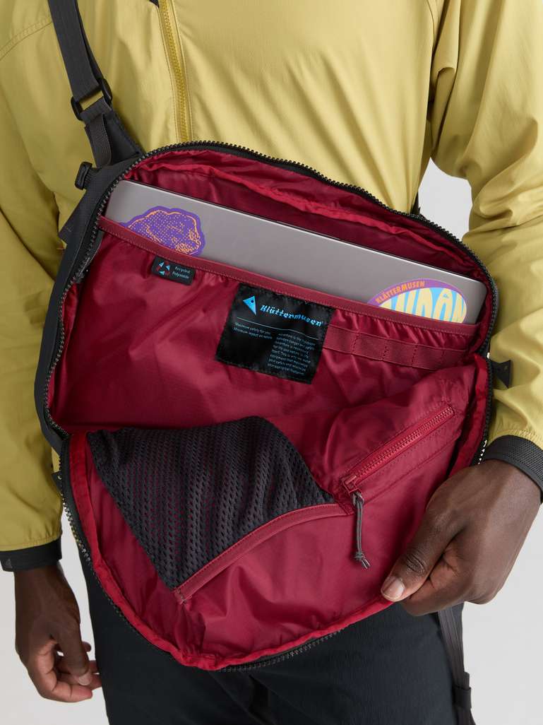 - Bag Messenger Gaut Klättermusen 新品 messenger gaut KLATTERMUSEN Black FOOTY.COM | 40460U21-961 | アクセサリー