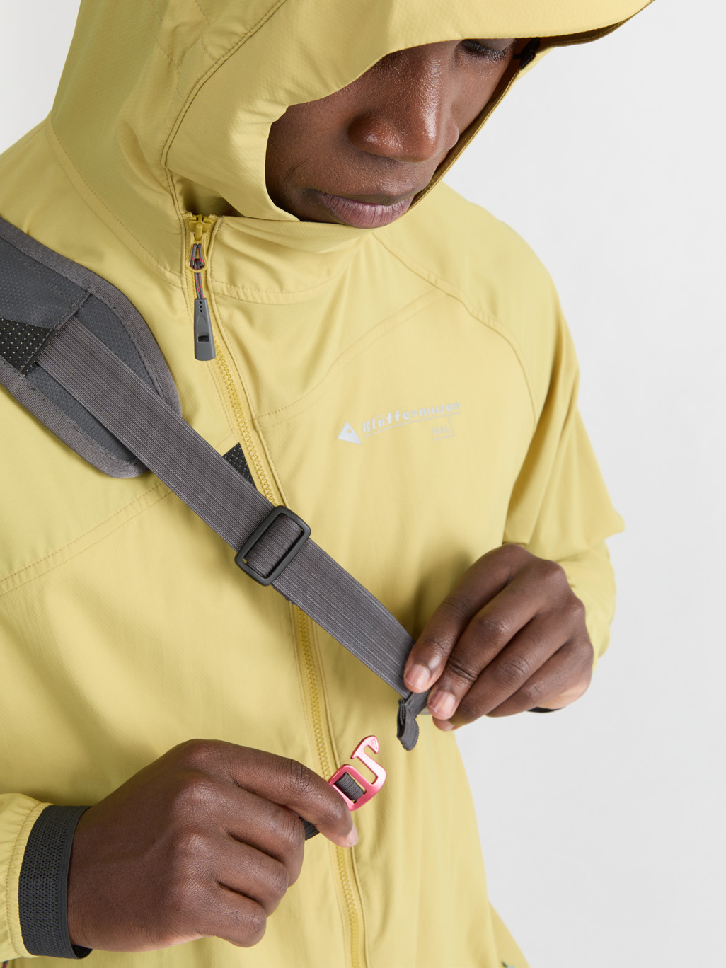 Image 8 for product Gaut Messenger Bag 8L