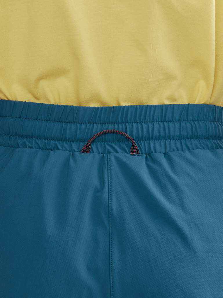 Laufey Shorts Dam